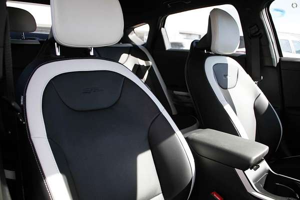 2026 Kia K4 GT-Line CL4m thumb-7