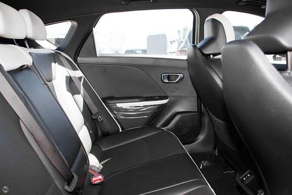 2026 Kia K4 GT-Line CL4m thumb-9