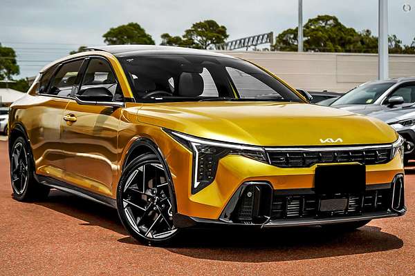 2026 Kia K4 GT-Line CL4m thumb-0