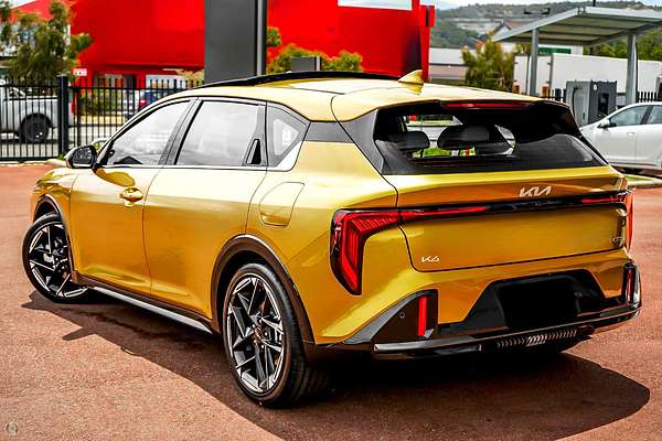 2026 Kia K4 GT-Line CL4m thumb-3