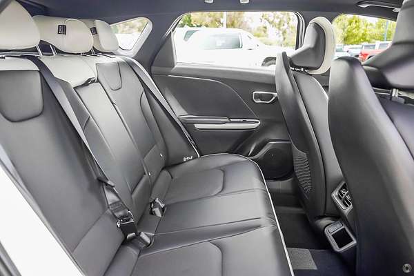 2026 Kia K4 GT-Line CL4m thumb-10