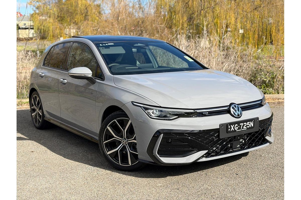 2025 Volkswagen Golf 110TSI R-Line 8.5
