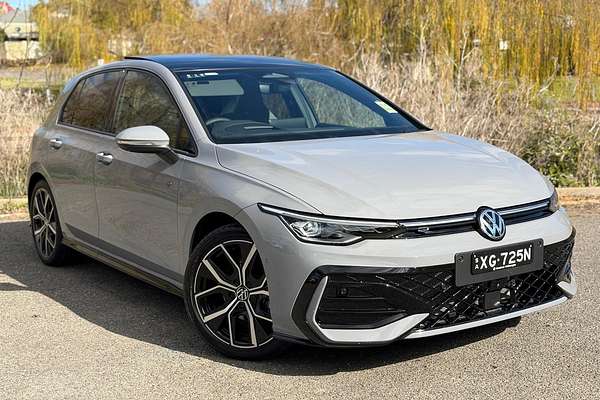 2025 Volkswagen Golf 110TSI R-Line 8.5