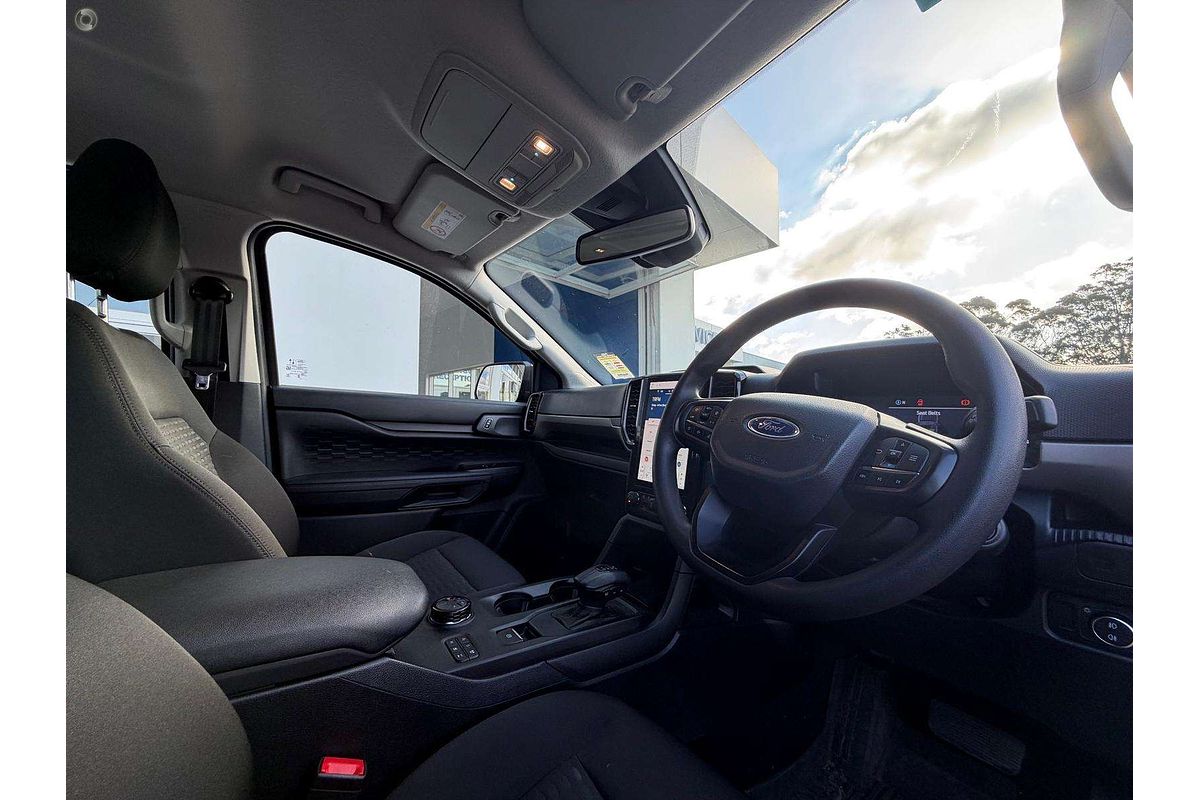 2025 Ford Everest Ambiente 2.0L