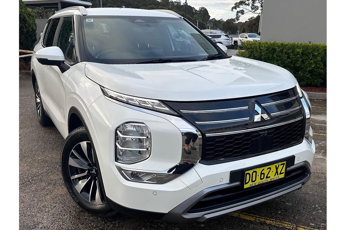2025 Mitsubishi Outlander LS ZM