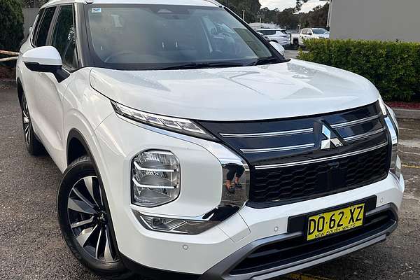 2025 Mitsubishi Outlander LS ZM