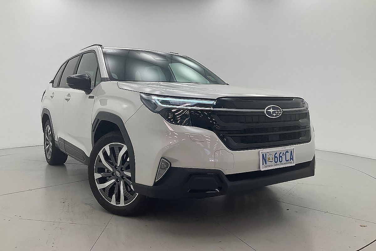 2025 Subaru Forester Hybrid Touring S6