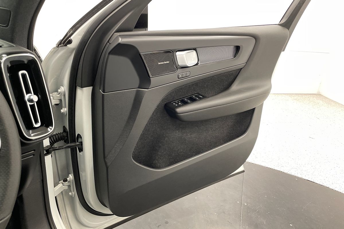 2021 Volvo Unknown