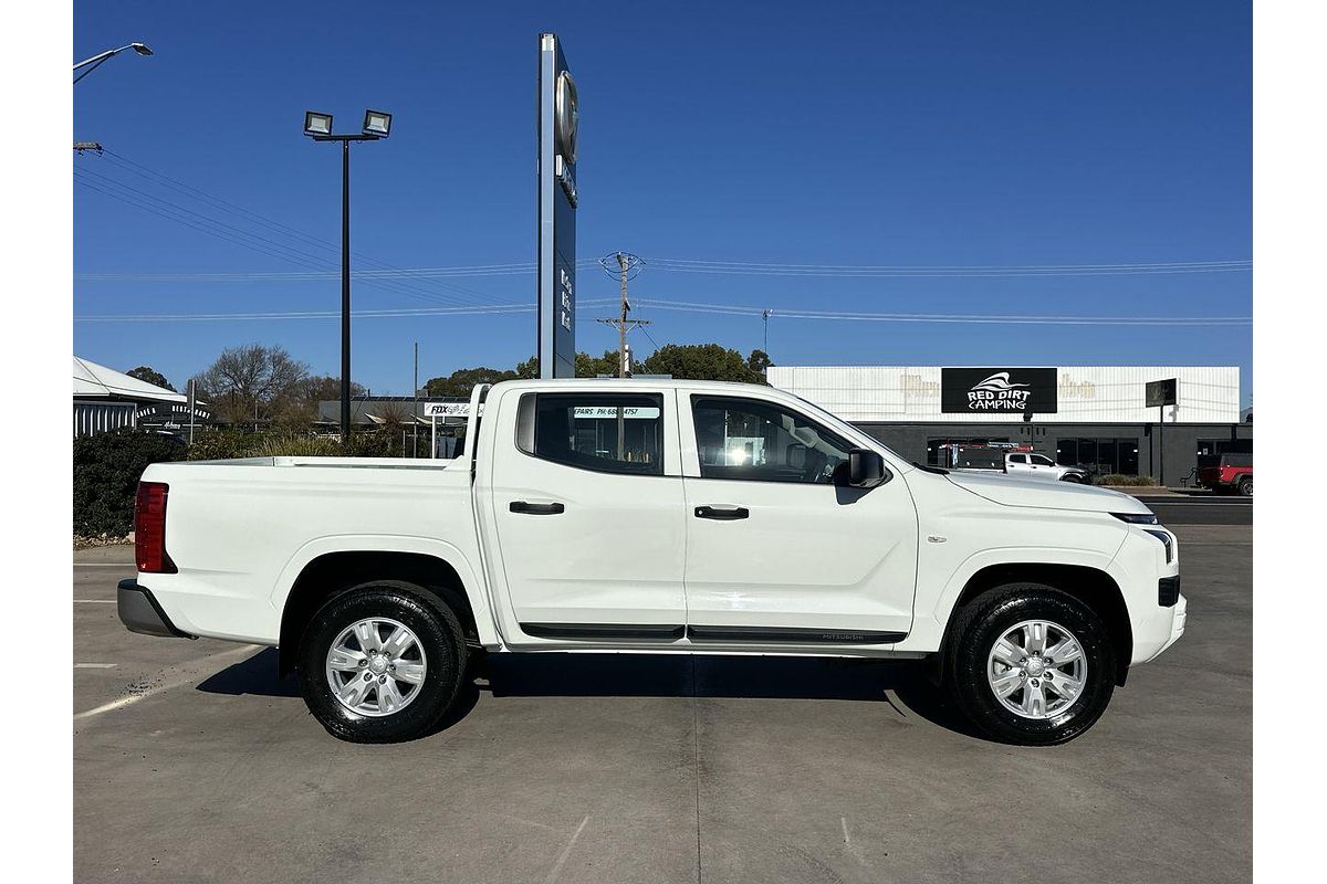 2025 Mitsubishi Triton GLX MV 4X4