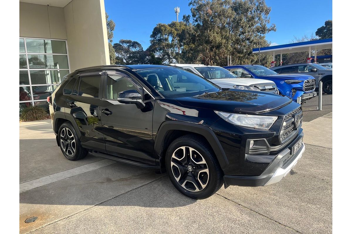 2020 Toyota RAV4 Edge AXAA54R