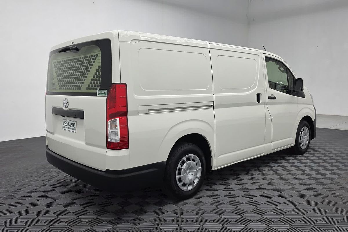 2021 Toyota Hiace GDH300R LWB image 16