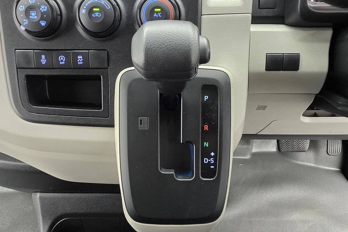 2021 Toyota Hiace GDH300R LWB image 33