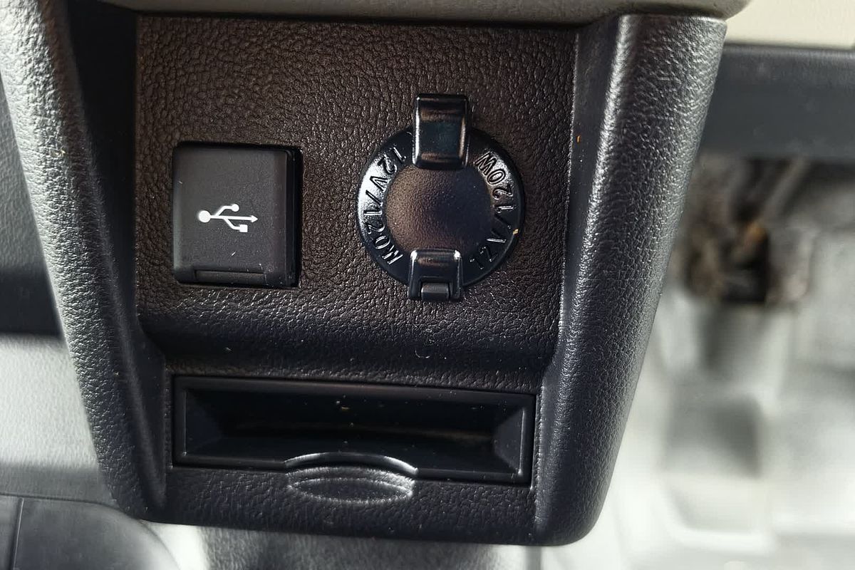 2021 Toyota Hiace GDH300R LWB image 34