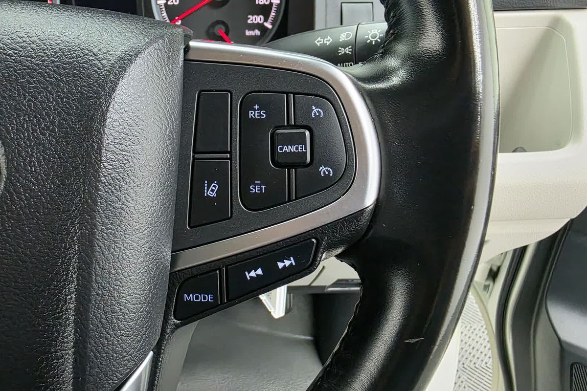 2021 Toyota Hiace GDH300R LWB image 38