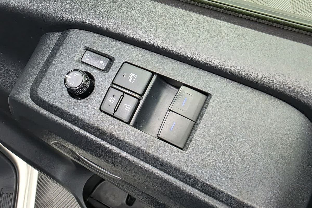 2021 Toyota Hiace GDH300R LWB image 40