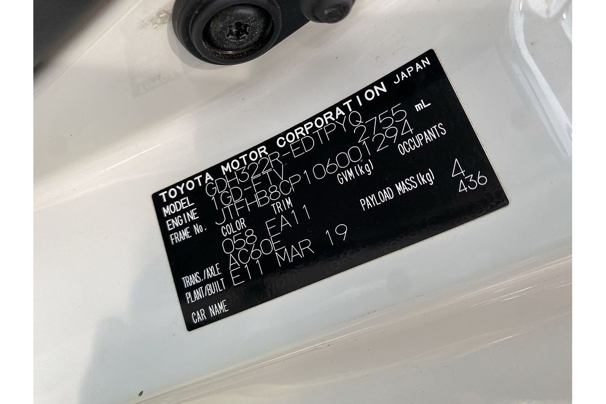 2019 Toyota Hiace Commuter GDH322R ELWB High Roof