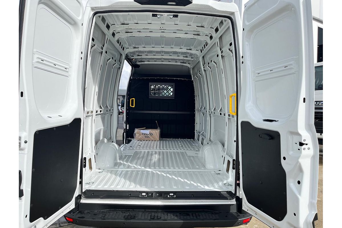 2025 IVECO Daily 35S14V image 14