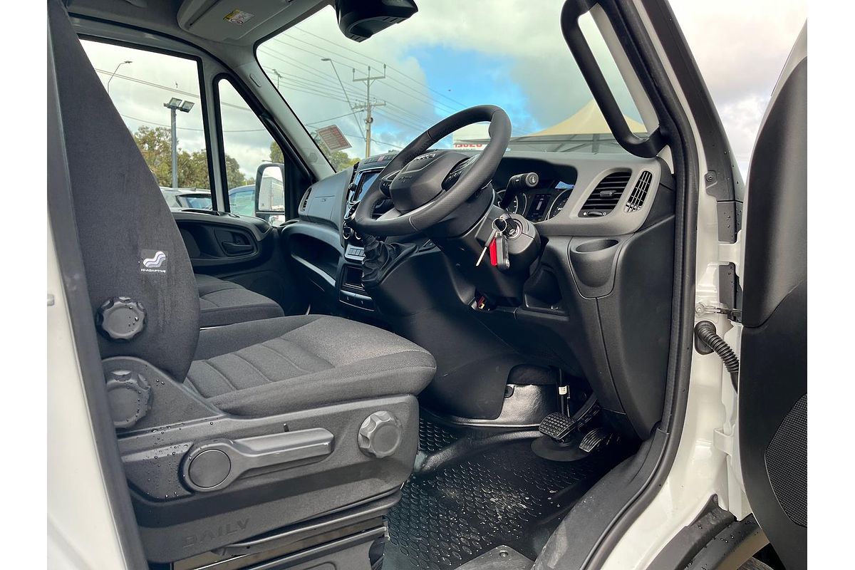 2025 IVECO Daily 35S14V image 21