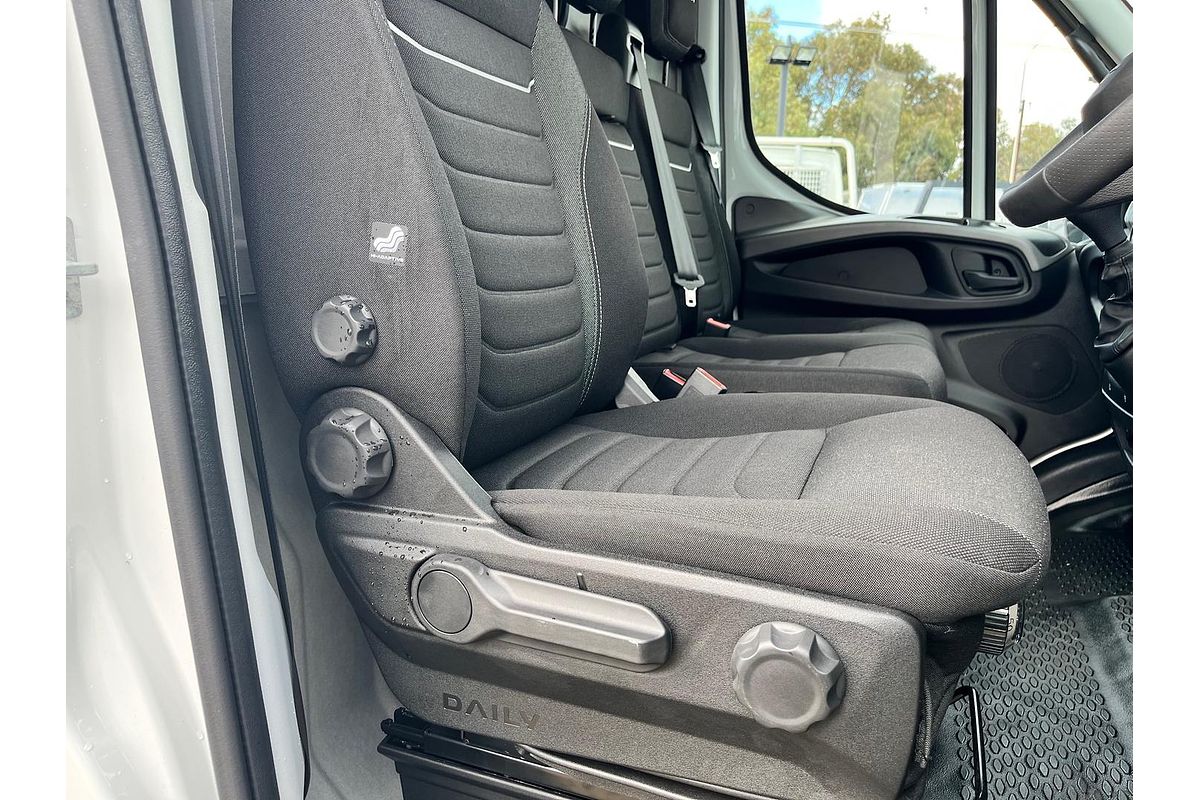 2025 IVECO Daily 35S14V image 22