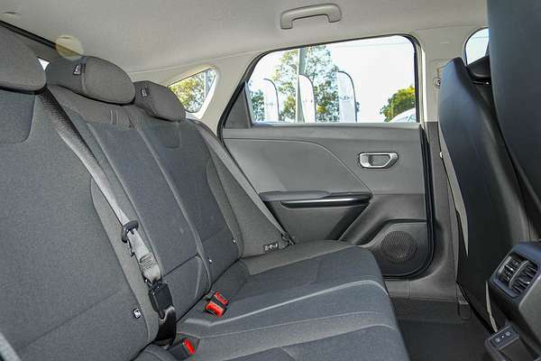 2025 Kia K4 S CL4m thumb-8