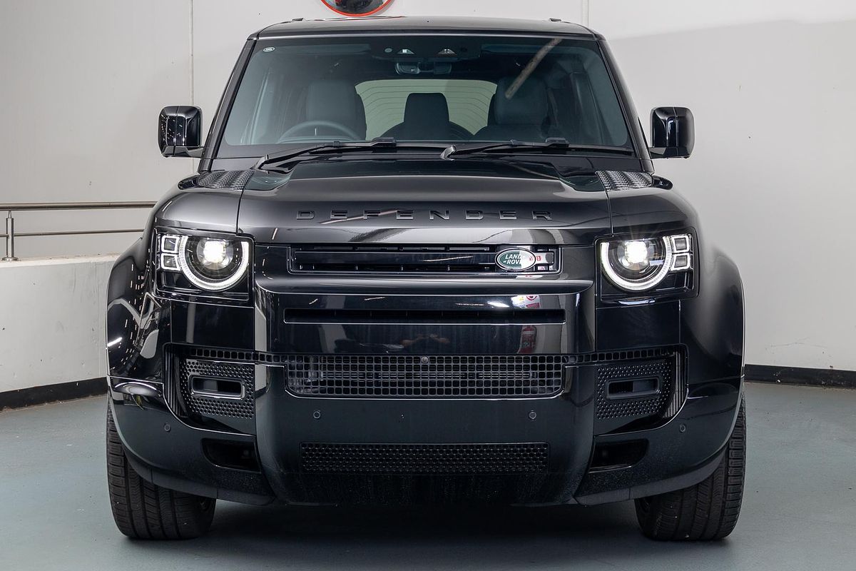 2025 Land Rover Defender 130 D350 X-Dynamic SE L663