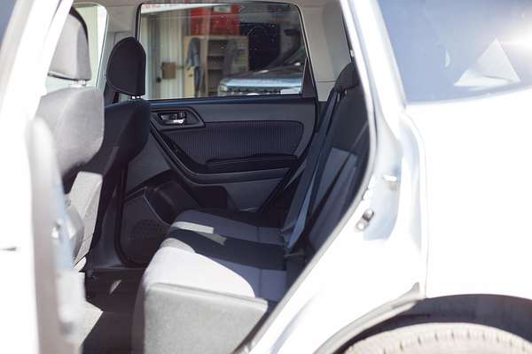 2016 Subaru Forester 2.5i-L S4 thumb-12