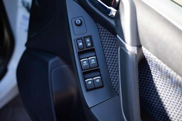 2016 Subaru Forester 2.5i-L S4 thumb-15