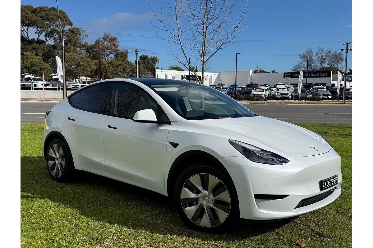 2023 Tesla Model Y Rear-Wheel Drive