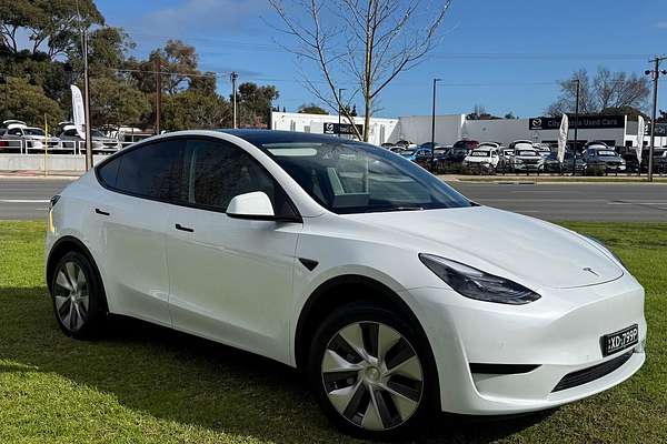 2023 Tesla Model Y Rear-Wheel Drive