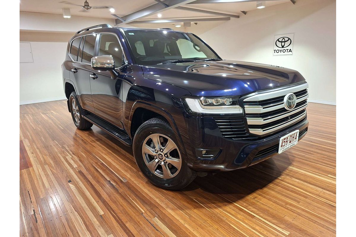 2022 Toyota Landcruiser Sahara FJA300R