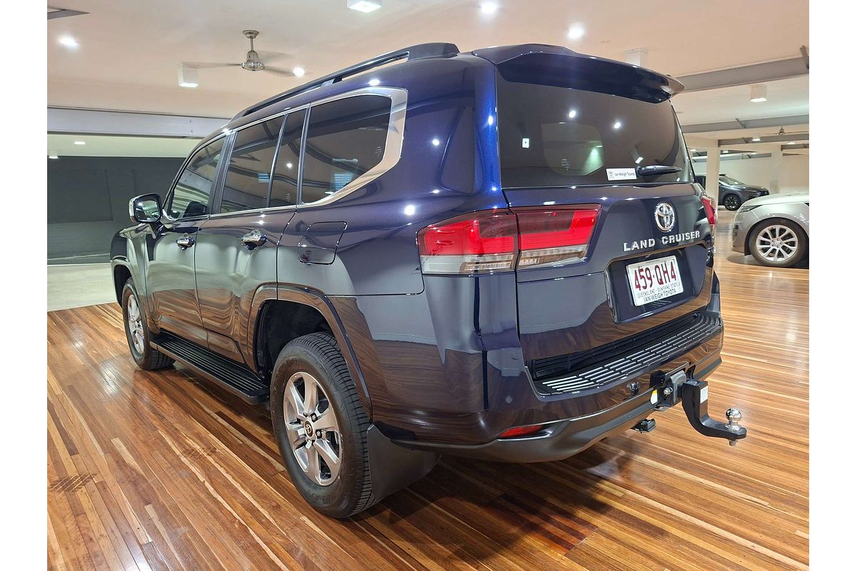2022 Toyota Landcruiser Sahara FJA300R