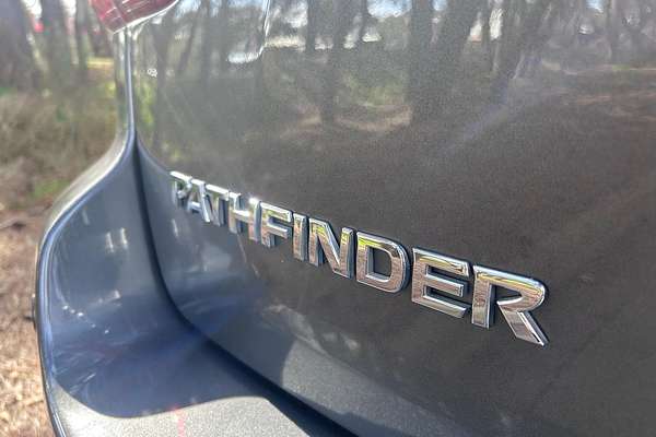 2018 Nissan Pathfinder ST-L R52 Series III thumb-12