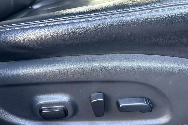 2018 Nissan Pathfinder ST-L R52 Series III thumb-18