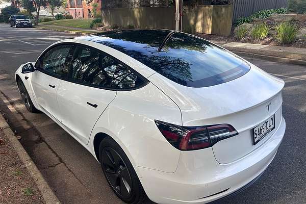 2023 Tesla Model 3 Rear-Wheel Drive thumb-6