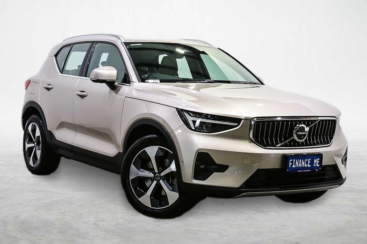 2022 Volvo XC40 Ultimate B4 Bright