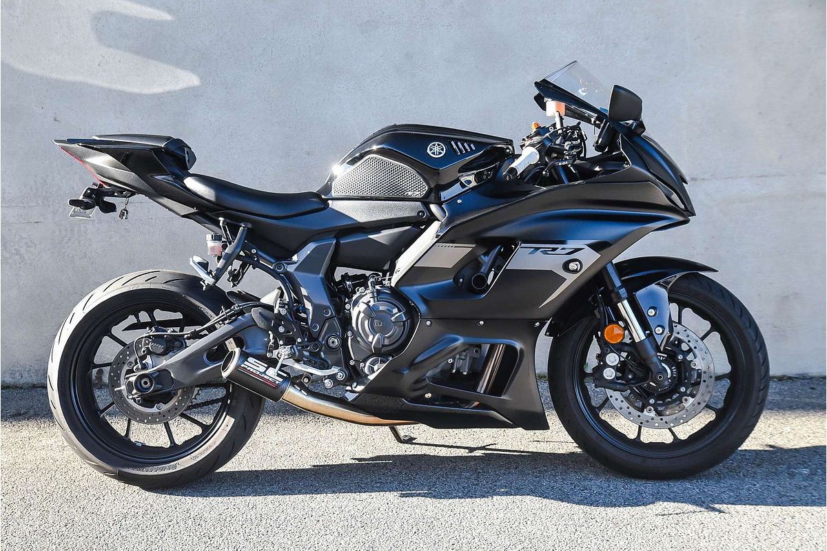 2025 Yamaha R7