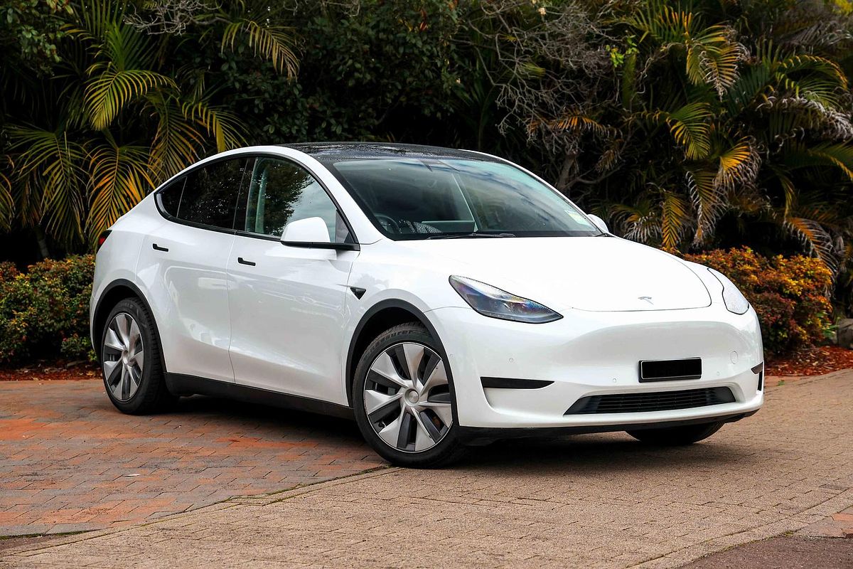 2023 Tesla Model Y Rear-Wheel Drive