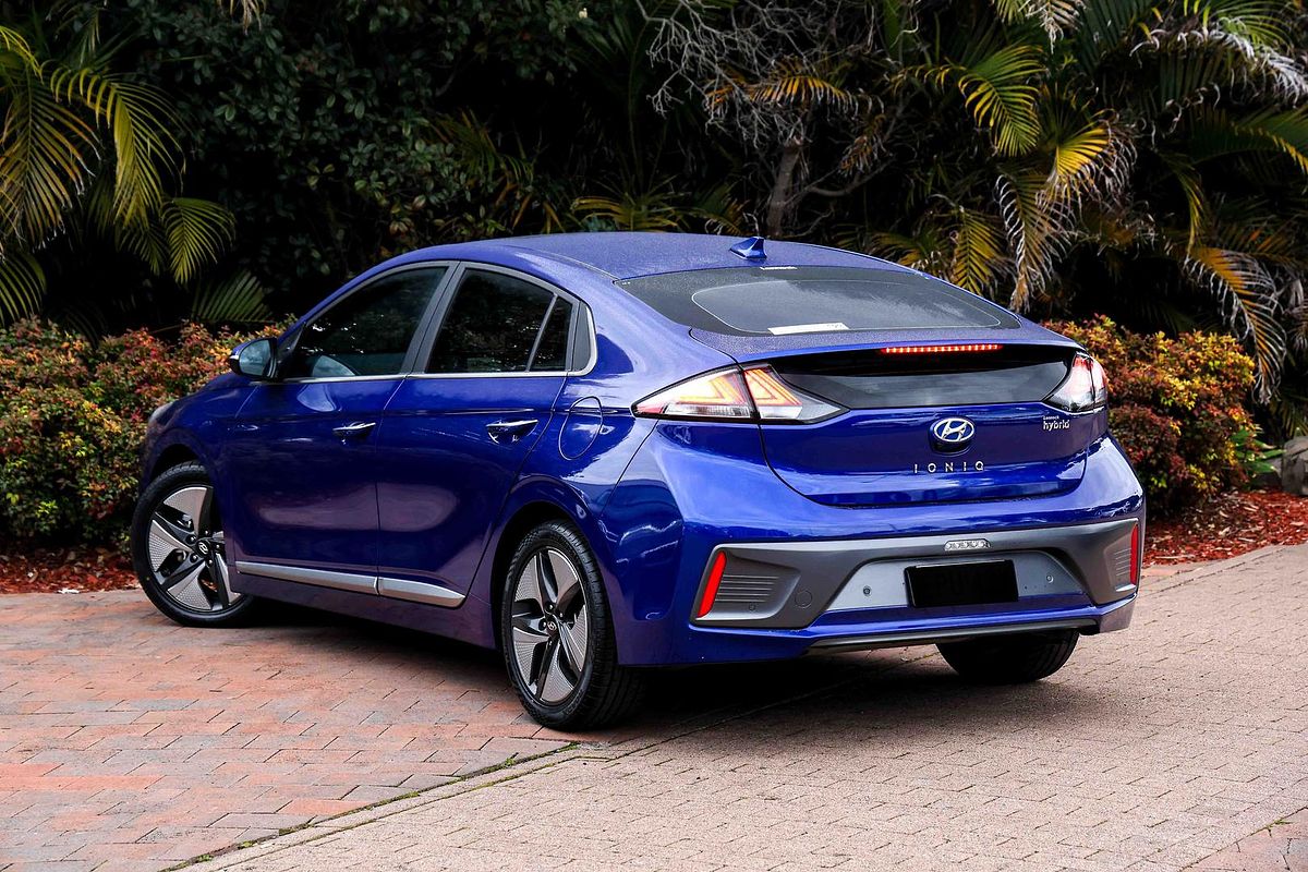 2021 Hyundai IONIQ Hybrid Premium AE.V4