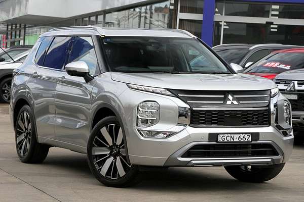 2025 Mitsubishi Outlander Exceed ZM