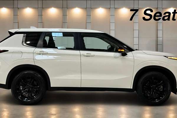 2024 Mitsubishi Outlander ES ZM