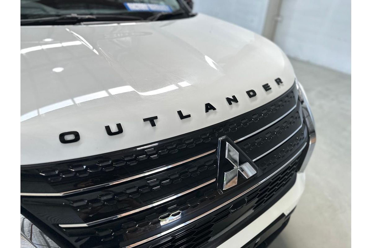 2024 Mitsubishi Outlander ES ZM