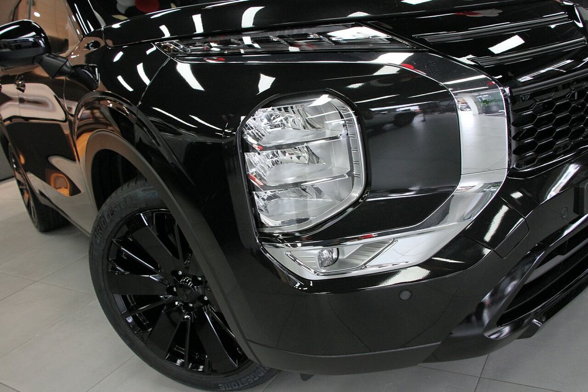 2026 Mitsubishi Outlander Black Edition ZM