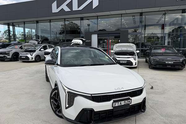 2024 Kia K4 GT-Line CL4m