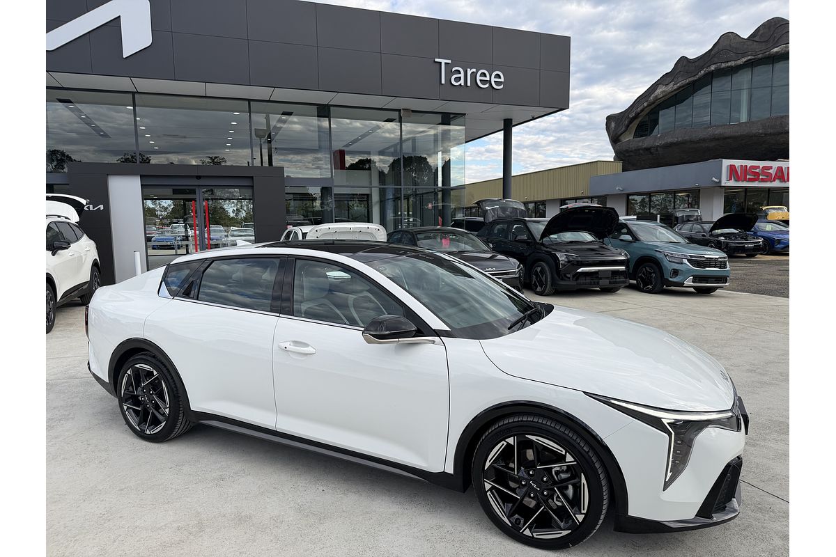 2024 Kia K4 GT-Line CL4m