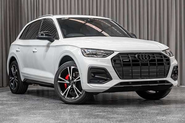 2023 Audi Q5 45 TFSI Dynamic Black FY