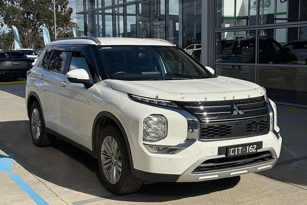 2023 Mitsubishi Outlander LS ZM