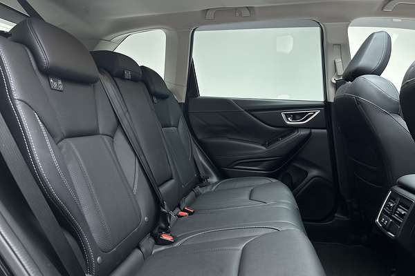2018 Subaru Forester 2.5i-S S5 thumb-11