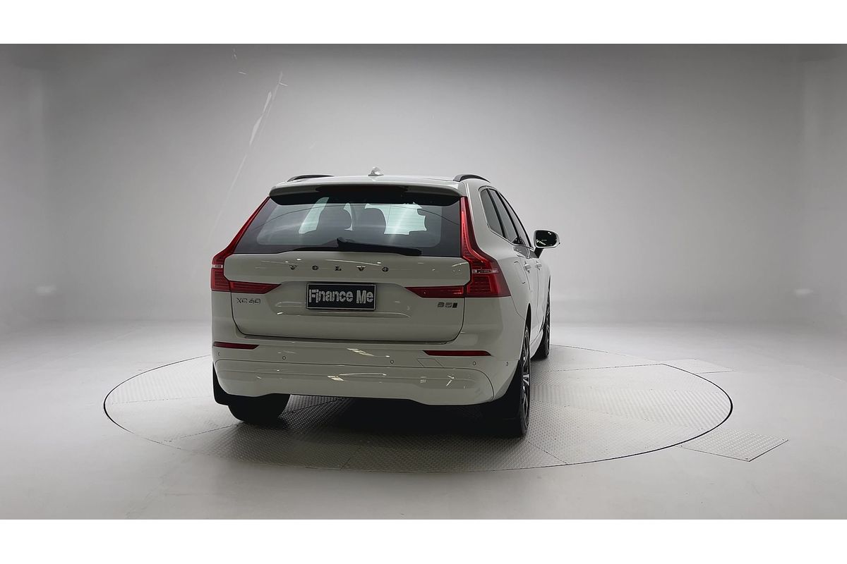 2022 Volvo XC60 B5 Momentum