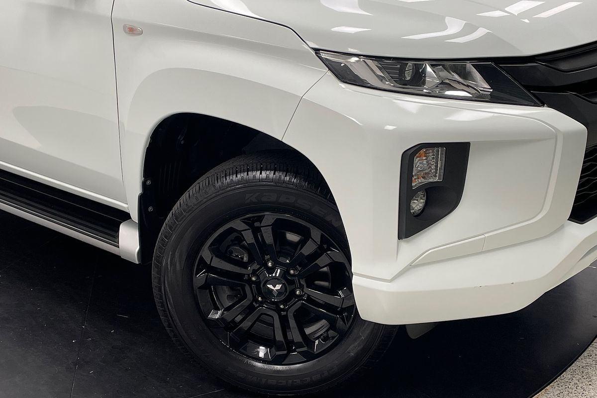 2022 Mitsubishi MR