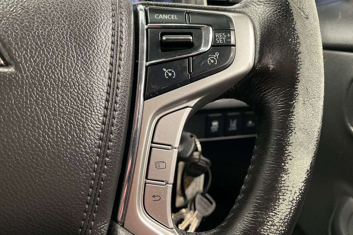 2022 Mitsubishi MR